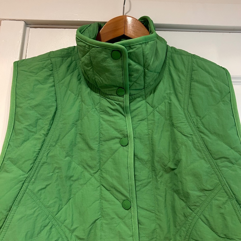 FP Movement‎ Quinn Puffer Vest Green Quilted Scalloped Hem XS Workout Athleisure - Picture 3 of 10